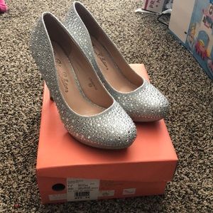 Sparkly Bridal Shoes - Perfect Condition!!